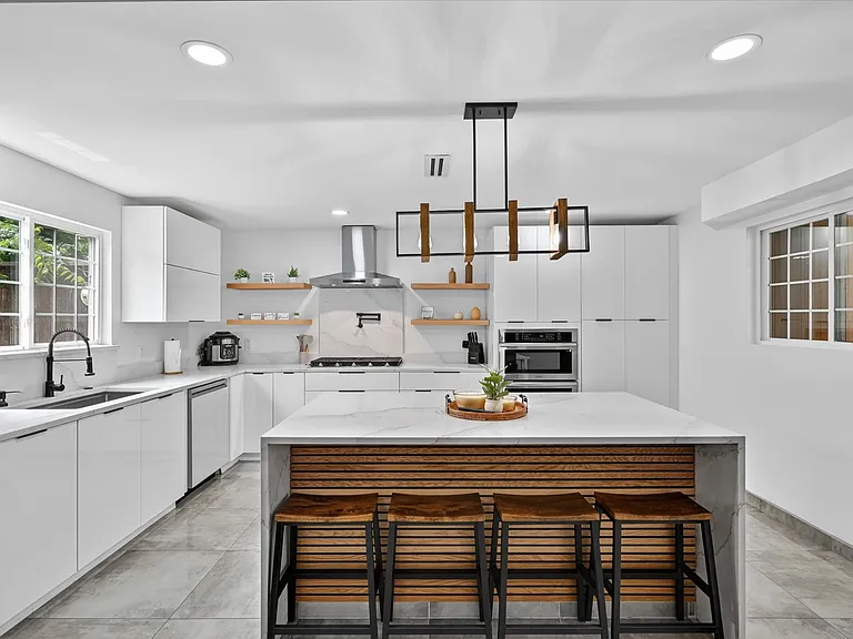 5912 Harvest Hill Rd — Photo 8