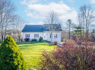 24 Pleasant St, Assonet, MA 02702
