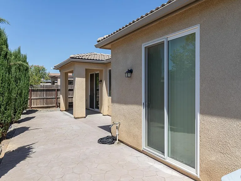 3720 Griffith Ave — Photo 50