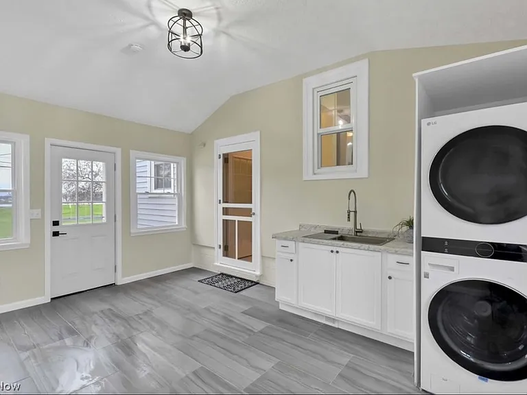 33381 Detroit Rd — Photo 36