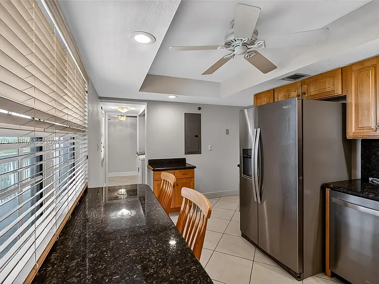 4015 W Palm Aire Dr #502 — Photo 9