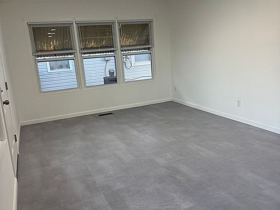4th image of 4660 Frankfort Ave