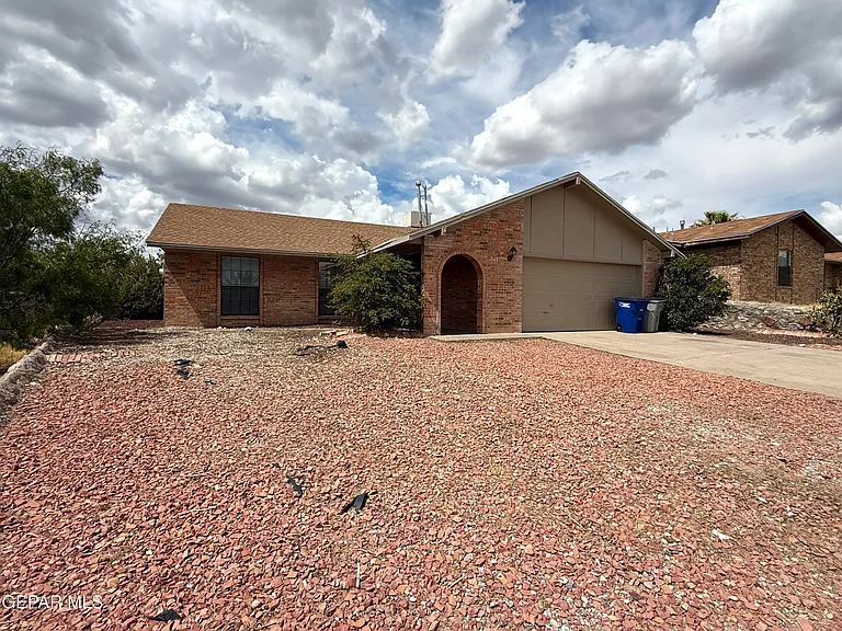 7113 El Cajon Dr — Photo 2