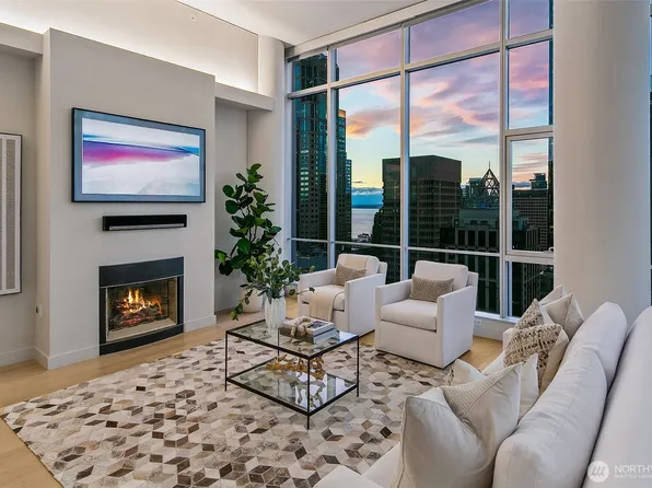 909 5th Avenue #Ph3, Seattle, WA 98164