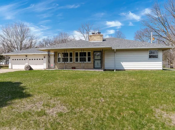221 S Memorial Ave, Rockford, IL 61102