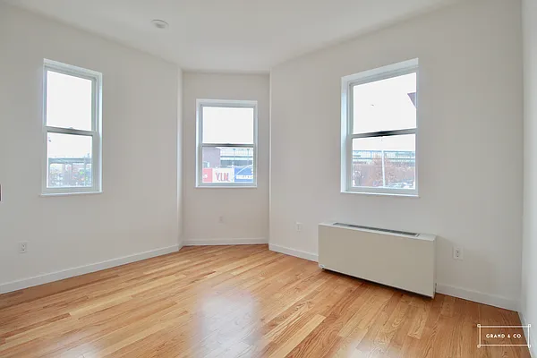 Rented by Grand & Co. | media 21