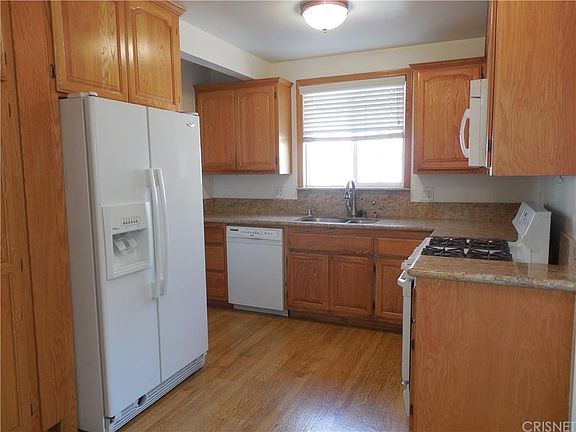 5th image of 10044 Wisner Ave