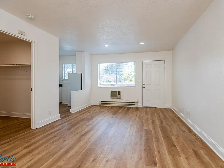 5520 Camden Ave #4 — Photo 2