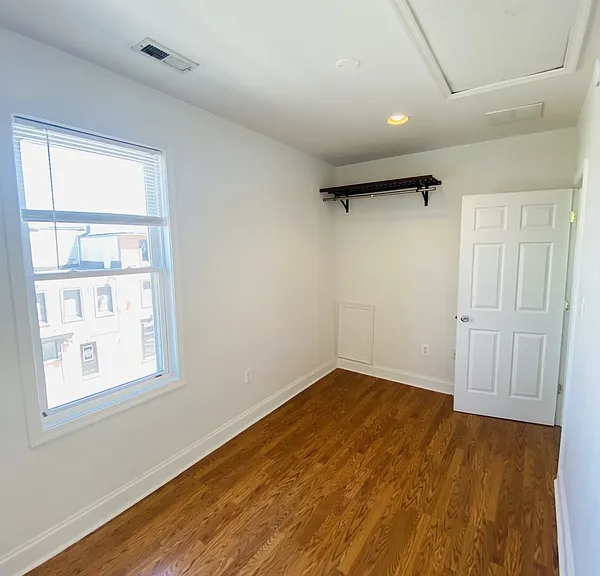 1600 Light St #B — Photo 14