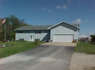 17908 40th St, Oelwein, IA 50662