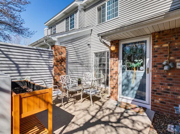 3694 Big Linden Curv #110, Saint Paul, MN 55110