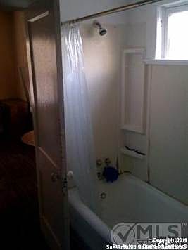 5th image of 402 W Mulberry Ave APT 9