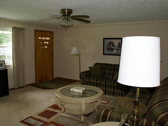 3rd image of 817 W 11th St