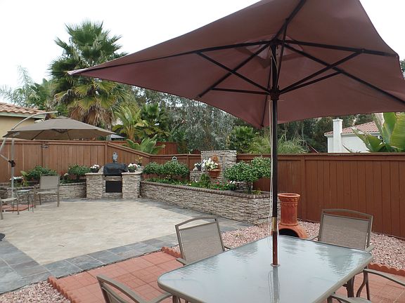 Built in BBQ Grill and Patio