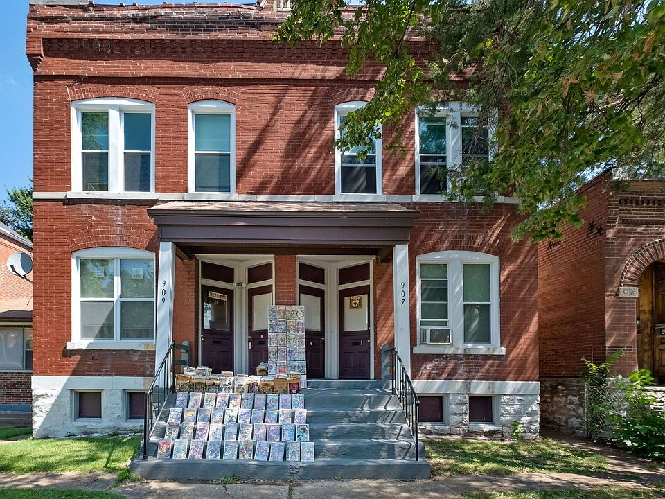 1st image of 907-909 Bates St #907
