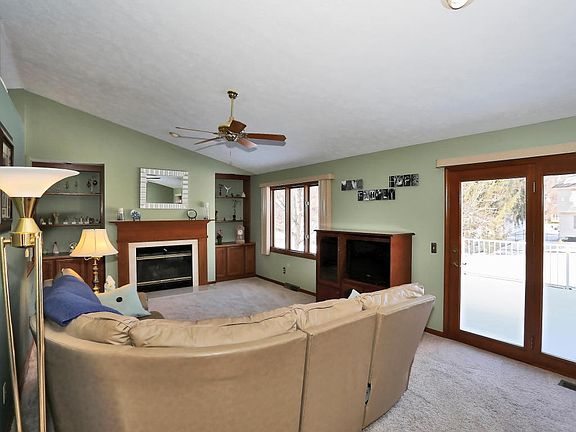 3rd image of 2333 Midvale St NE