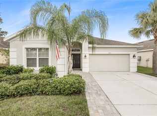 17525 Bright Wheat Dr, Lithia, FL 33547