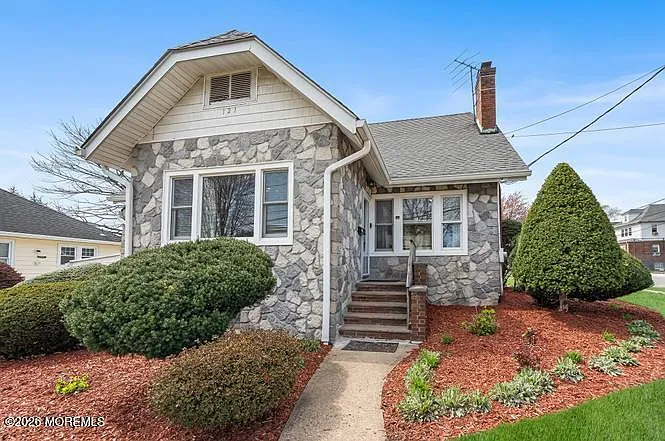 121 Summit Ave — Photo 3