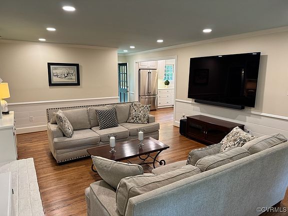 4th image of 209 Running Cedar Ln