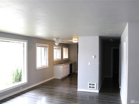 5th image of 15820 E East Shore Dr