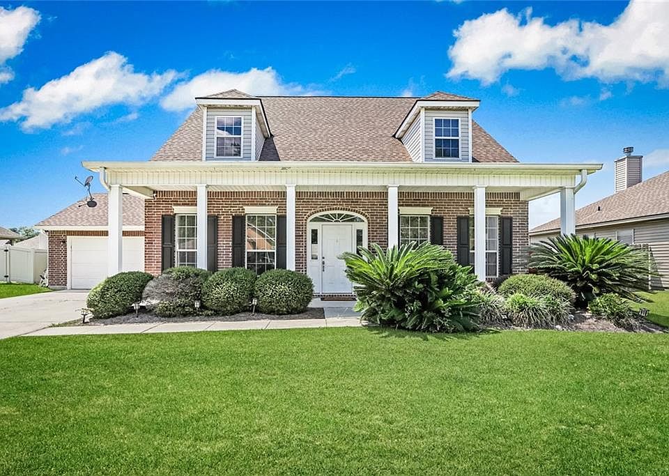 1st image of 159 Autumn Woods Dr