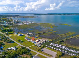 221 Bayview Drive, Harkers Island, NC 28531