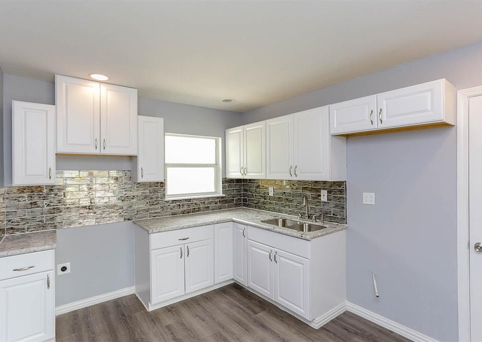 2nd image of 5317 Tarawa Rd