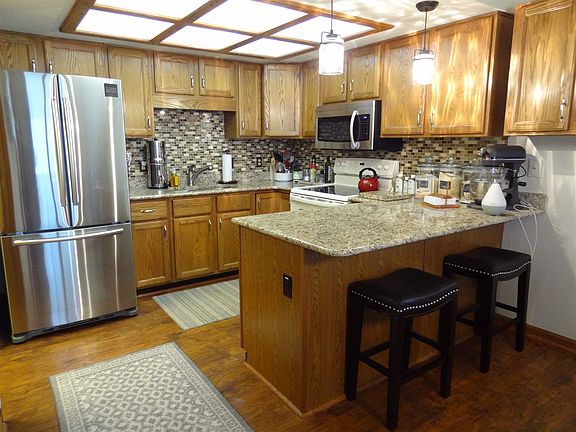 5th image of 1723 E Inverness Cir