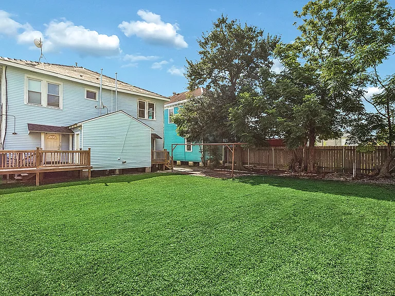 2822 General Pershing St — Photo 12