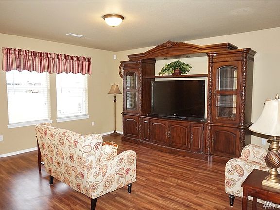 5th image of 132 Huxley Ct