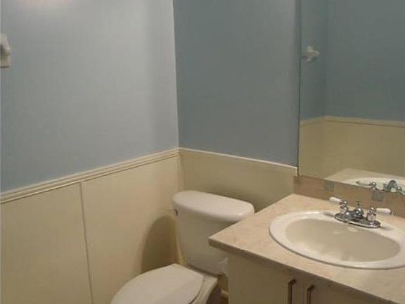2nd image of 3067 SE 17th Ave