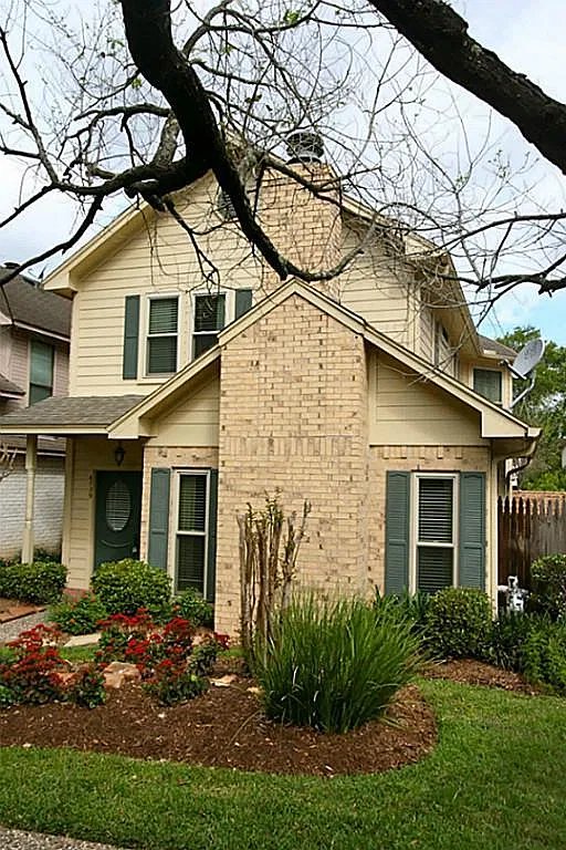 3 bed, 2.5 bath, 2136 sqft, $1,895 — Photo 1