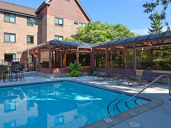GREAT OUTDOOR POOL