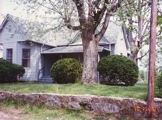 145 5th Ave E, Hendersonville, NC 28792