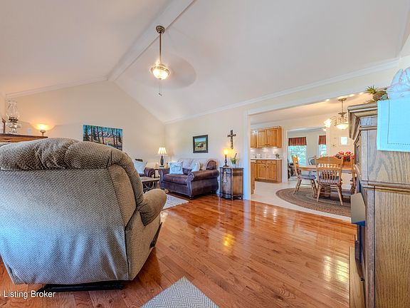 4th image of 75 Spring Shores Ln