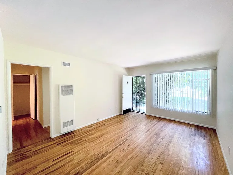 11230 Hortense St #4 — Photo 6