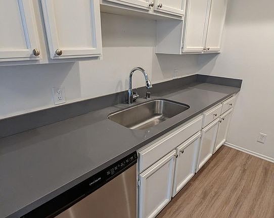 5th image of 912 N Croft Ave APT 106