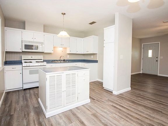 4th image of 267 Oakland Cir