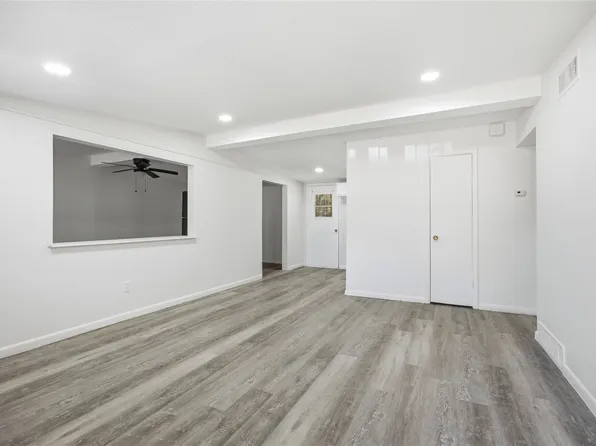 612 Henderson Cir, Garland, TX 75040