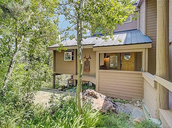 2nd image of 705 Aspen Dr