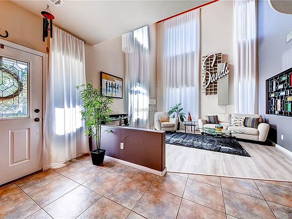 4th image of 10660 Isola Bella St