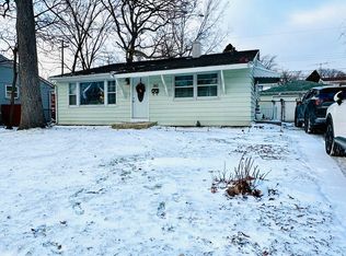 360 Tee Ln, Carpentersville, IL 60110