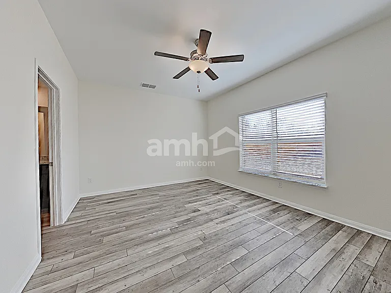 310 Garrett Ct — Photo 12