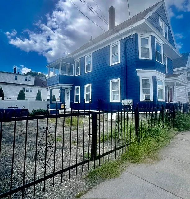 2 bed, 1.0 bath, 850 sqft, $2,100 — Photo 2
