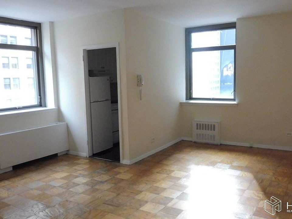 1st image of 4 Park Ave APT 6S