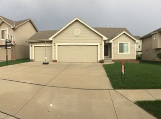 4617 Brook St, Papillion, NE 68133