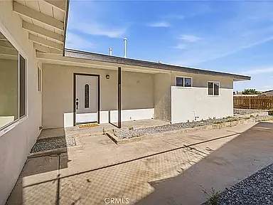 937 E Elizabeth St — Photo 2