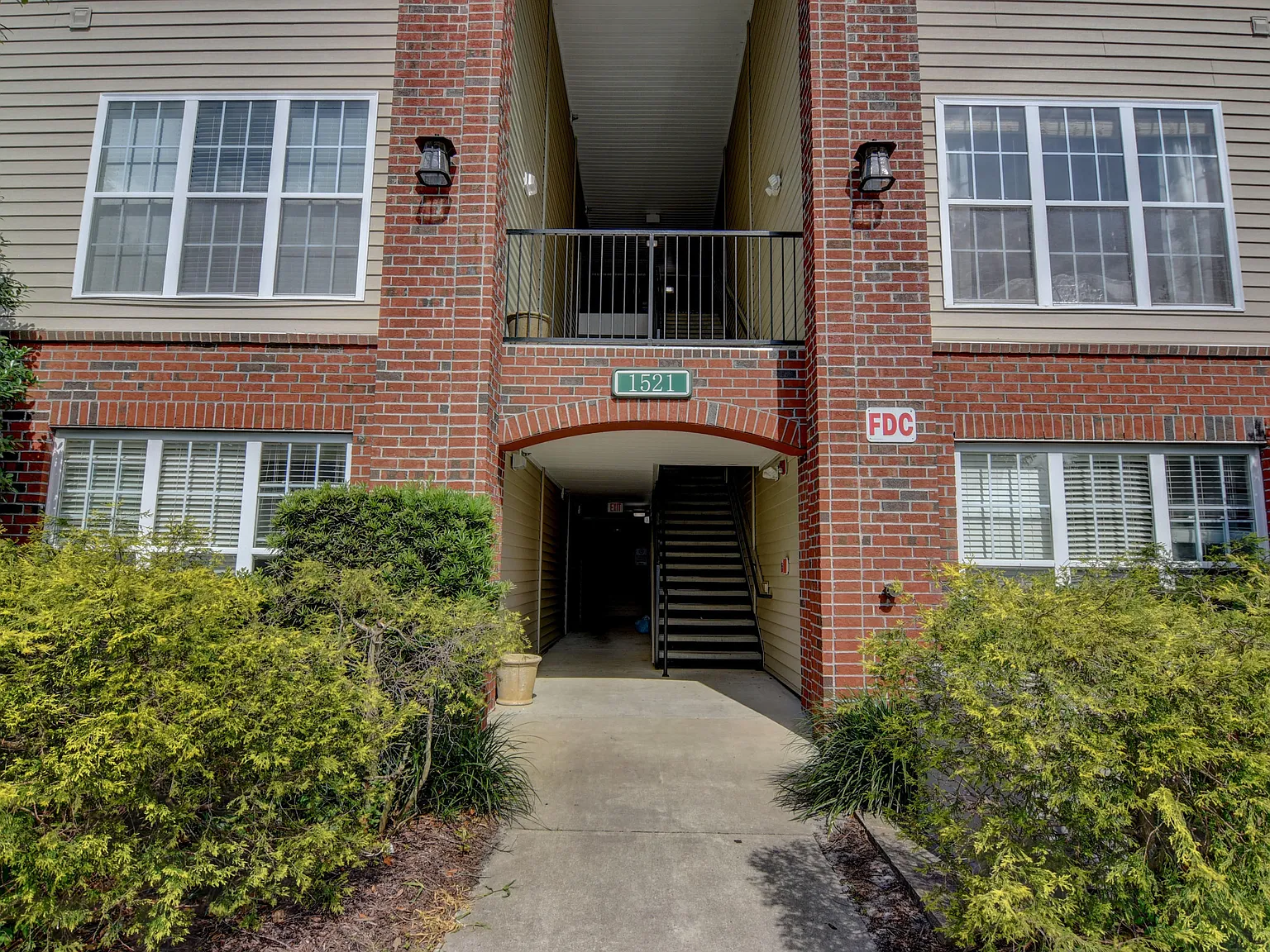 2 bed, 2.0 bath, $1,475 — Photo 3