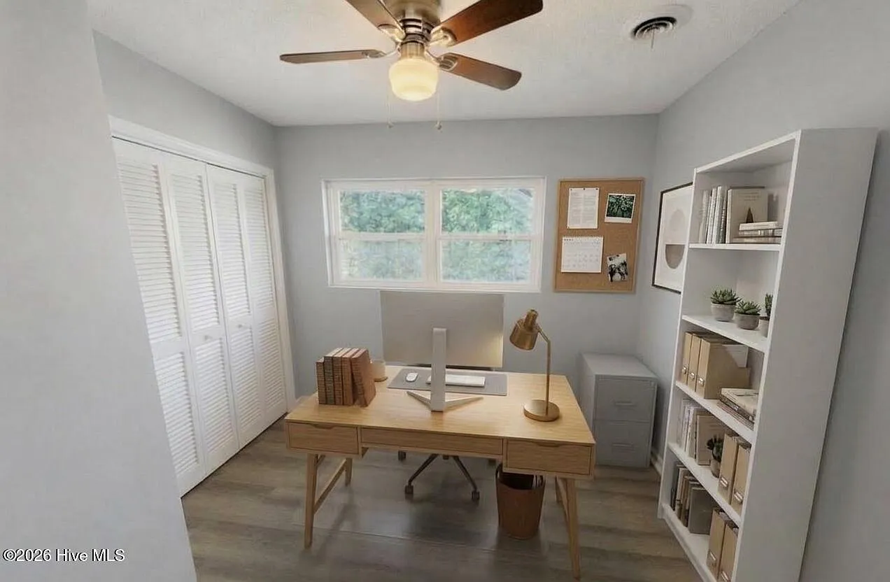 3 bed, 1.5 bath, 1250 sqft, $2,300 — Photo 3