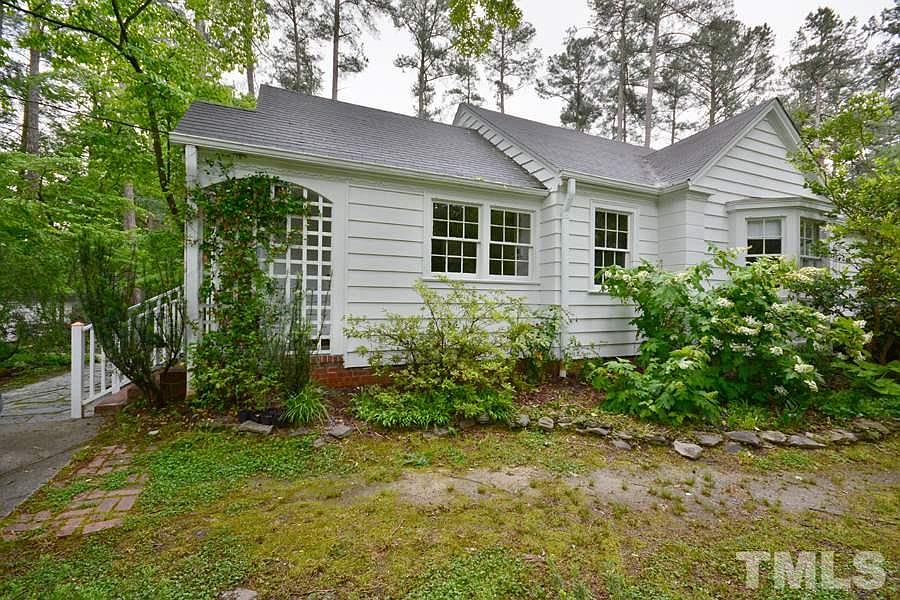 1st image of 2621 Stuart Dr